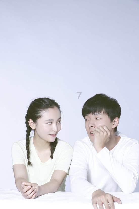 今晚的“村VA”赛场依旧人山人海,“男高”们的现场对决吸引上千名观众到场观战