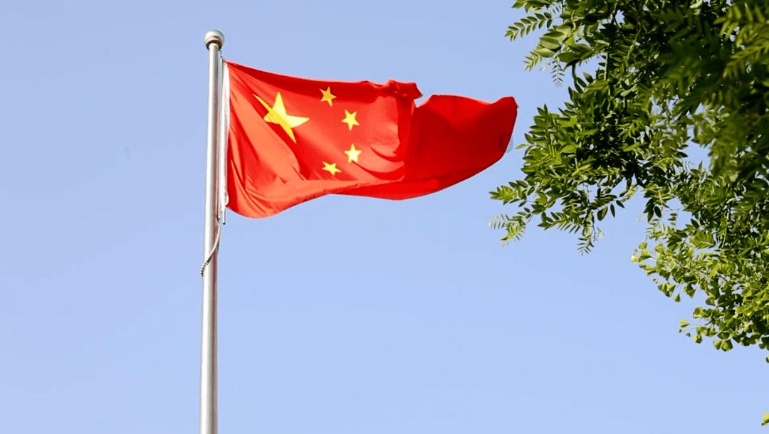 王冠诗十首(选自诗集《幸福的假山》)