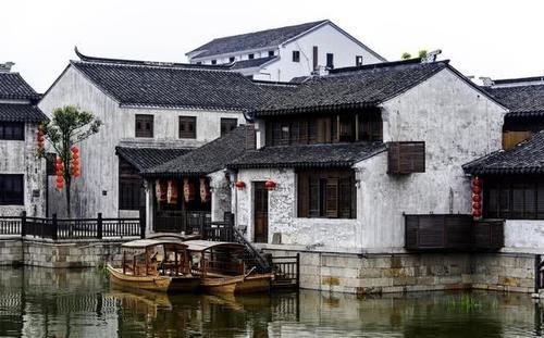 探索广袤天涯,畅游奔腾b70跑了五千公里机油怎么在上线掉到下线了呢 排气管子也没看见与蓝烟啊 机油哪去了呢 是烧了吗 ??